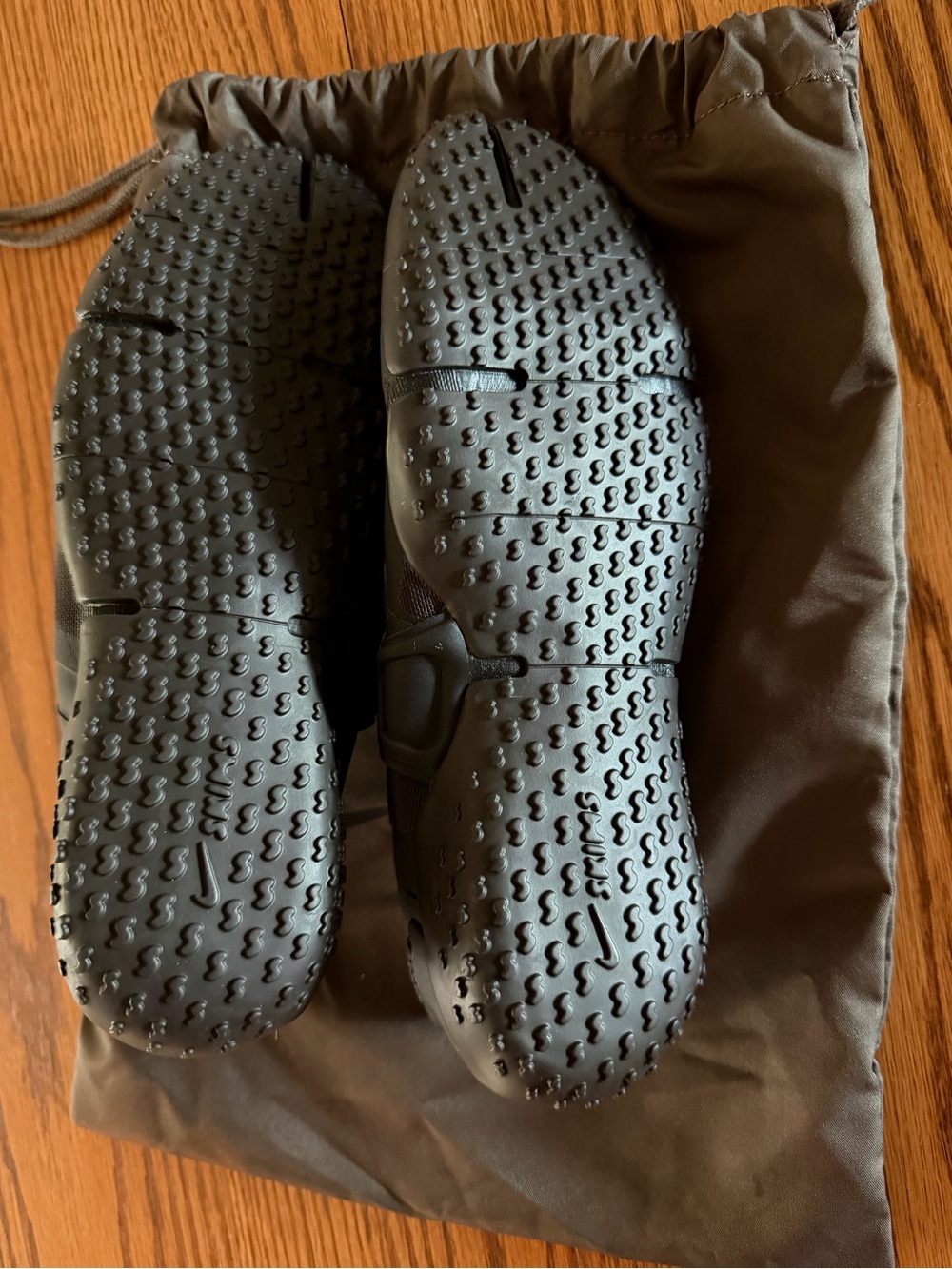 NikeSkims Rift Mesh Sneaker - Picture 2 of 4
